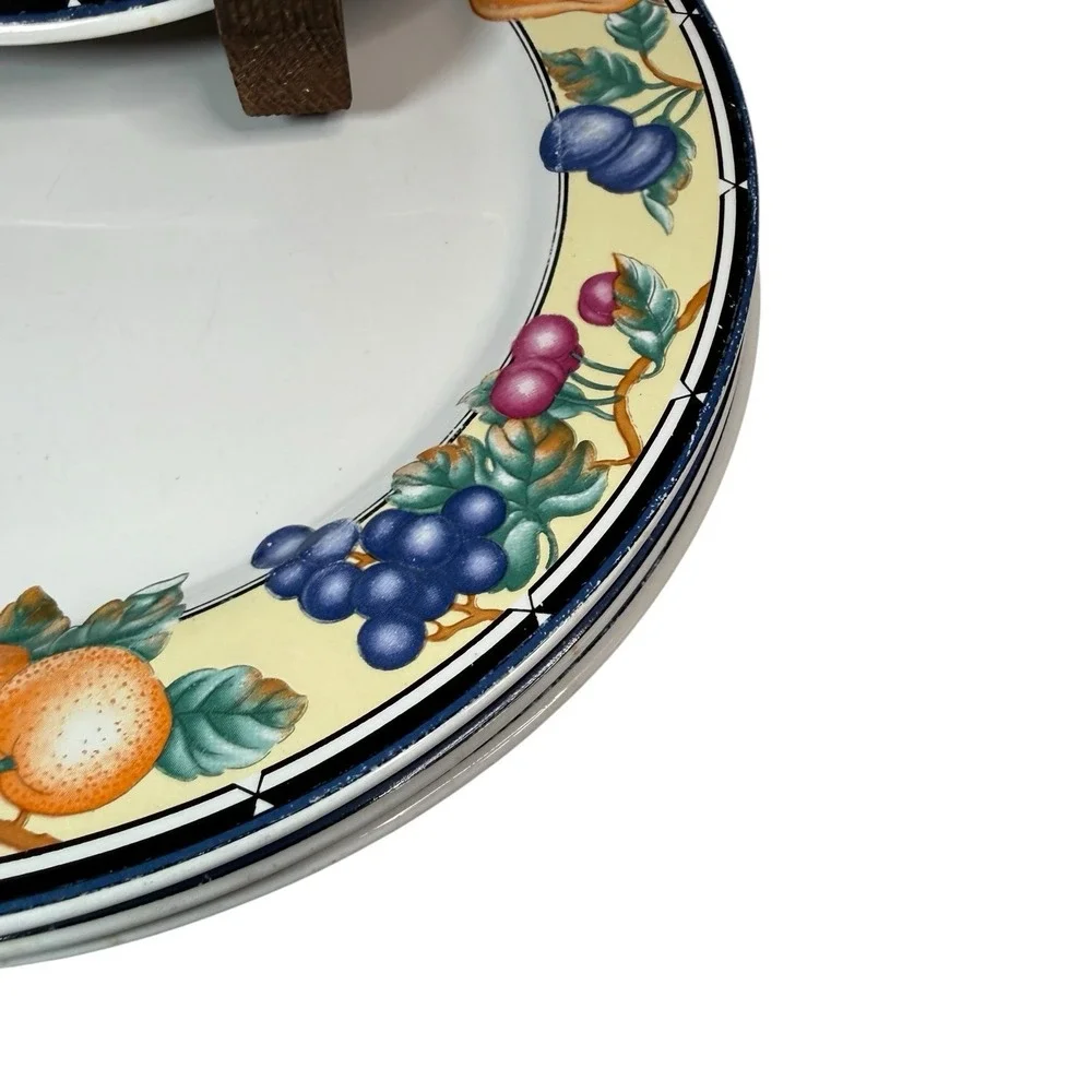 Oneida Orchard Select Plate Set Of 8: (4) 10.5